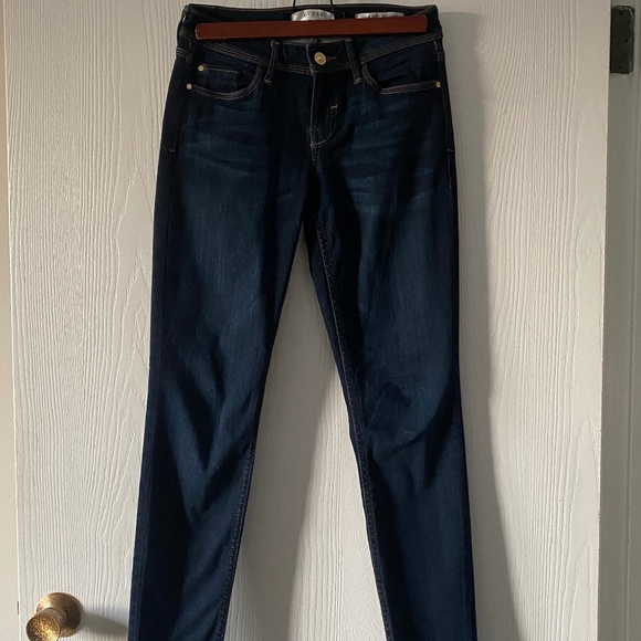 Guess Low Rise Dark Wash Skinny Jeans - Picture 2 of 7